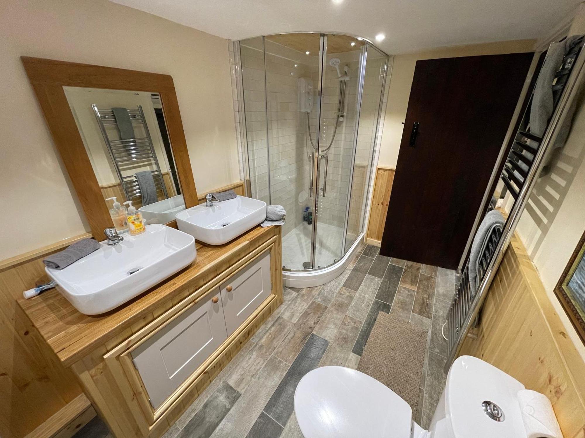 Large Historic Farmhouse In Rhondda Valley Perfect For Groups With Hot Tub Blaencwm 外观 照片