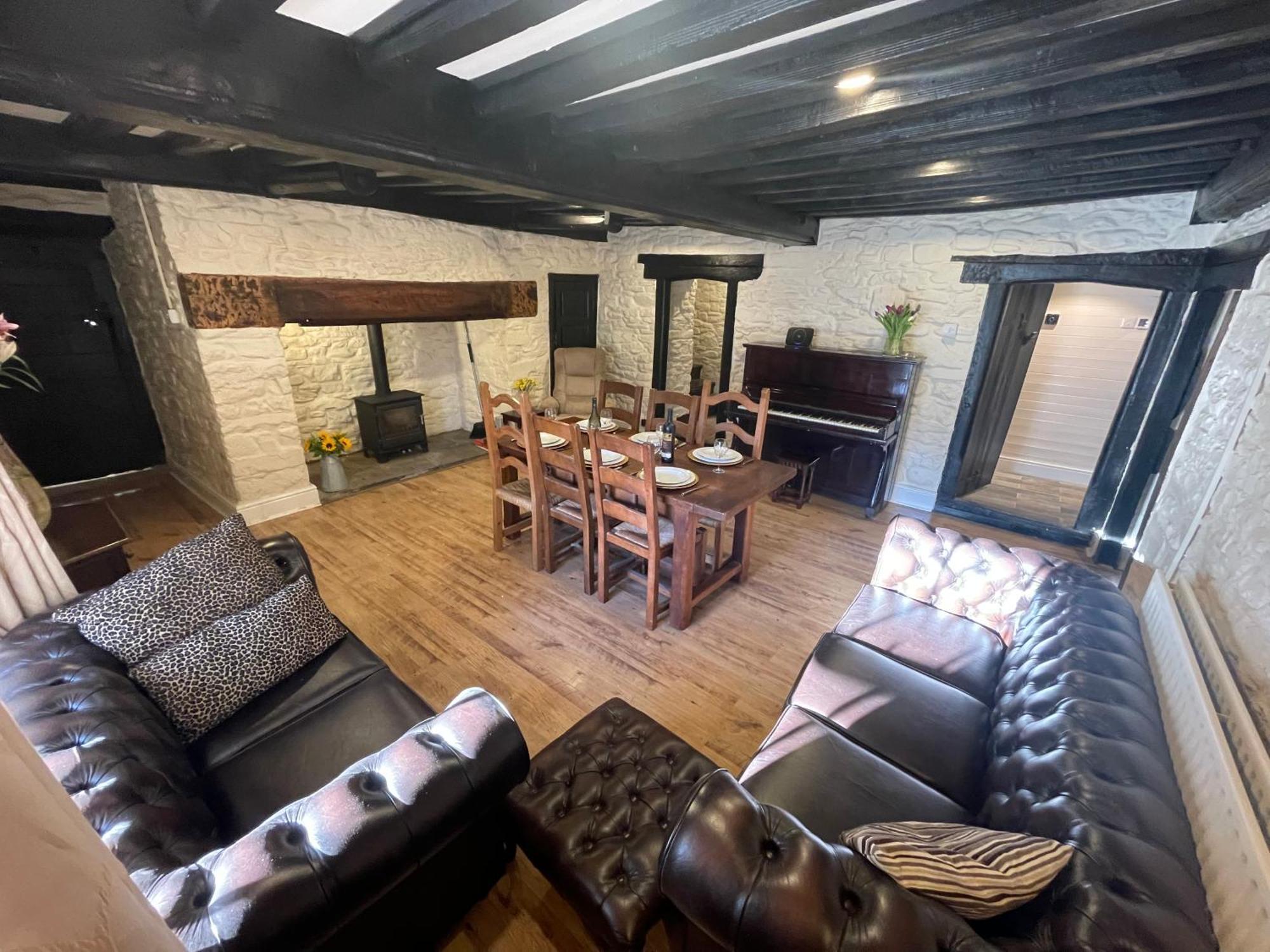 Large Historic Farmhouse In Rhondda Valley Perfect For Groups With Hot Tub Blaencwm 外观 照片